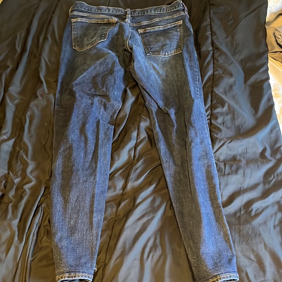 Old Navy Slim Jeans 36 waist 32 length - Picture 3 of 3
